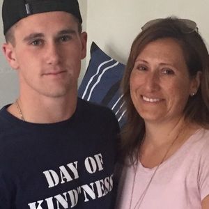 Meet your Posher, Cara